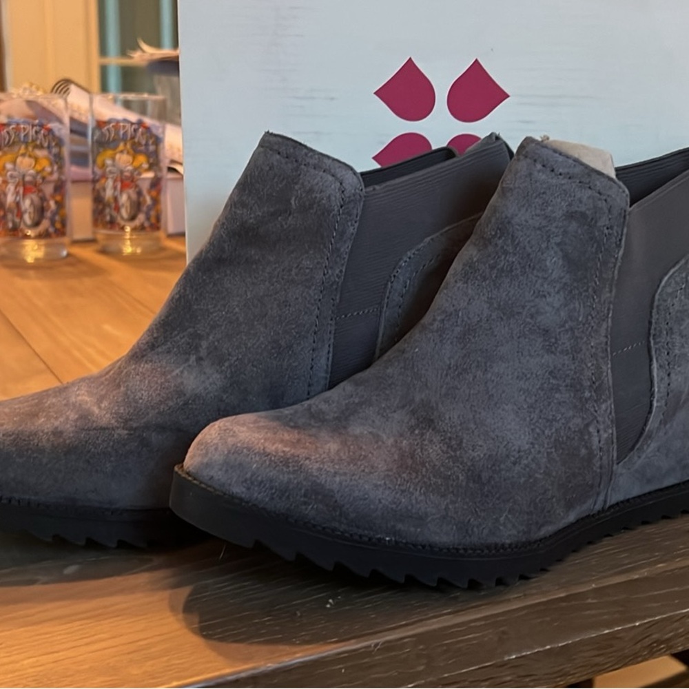 Naturalizer- Darena Boots - Graphite Lead - Gray - Suede - Women’s 10
